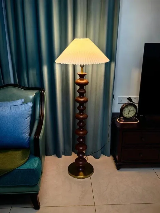 Sculpted-Rhythm-Wood-Floor-Lamp-(1)_540x